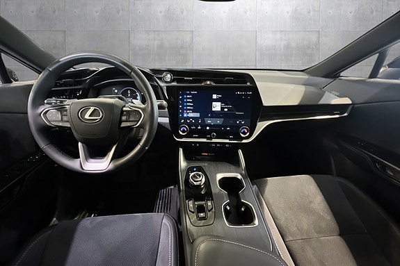 Lexus RZ450e 10 of 20