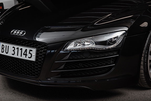 Audi R8 6 of 30