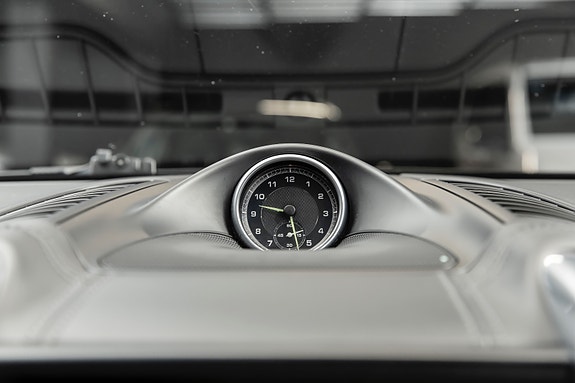 Porsche Cayenne 24 of 30