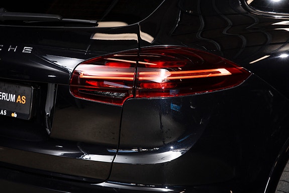 Porsche Cayenne 6 of 30