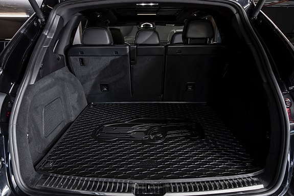 Porsche Cayenne 25 of 30