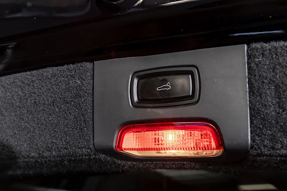 Porsche Cayenne 26 of 30
