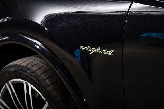 Porsche Cayenne 7 of 30