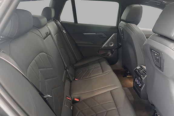 BMW i5 18 of 22