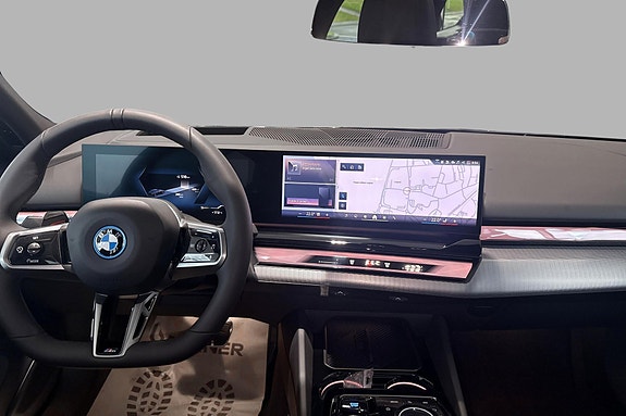 BMW i5 11 of 22