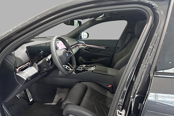 BMW i5 10 of 22