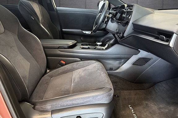 Lexus RZ450e 18 of 24