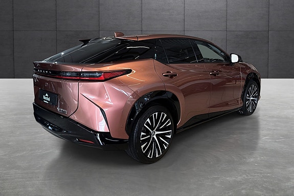 Lexus RZ450e 5 of 24