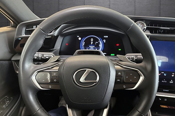 Lexus RZ450e 11 of 24