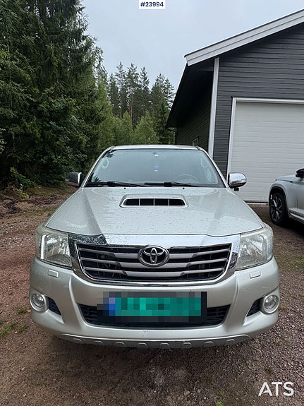 Toyota HiLux 11 of 30