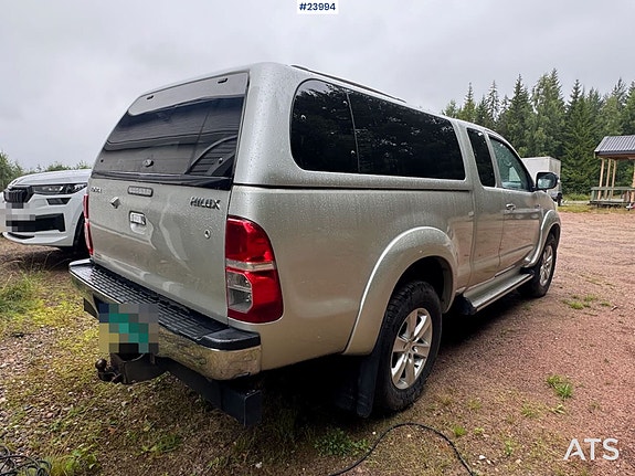 Toyota HiLux 8 of 30