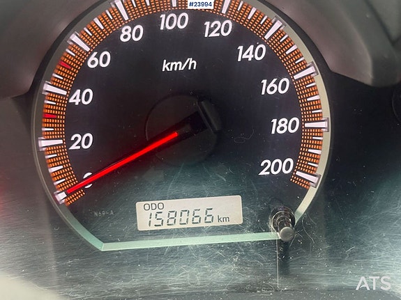 Toyota HiLux 14 of 30