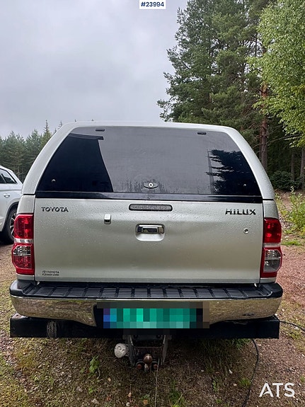 Toyota HiLux 7 of 30