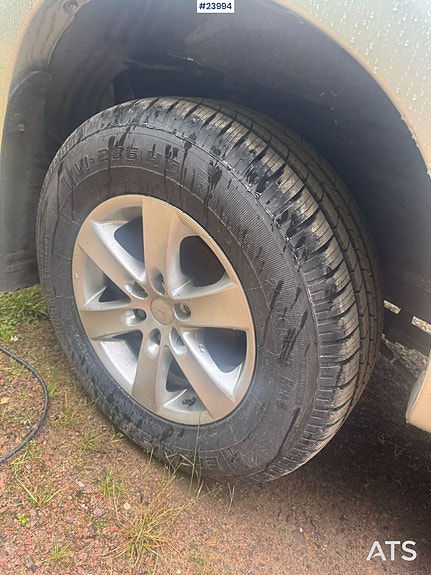 Toyota HiLux 27 of 30