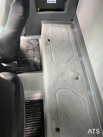 Toyota HiLux 17 of 30