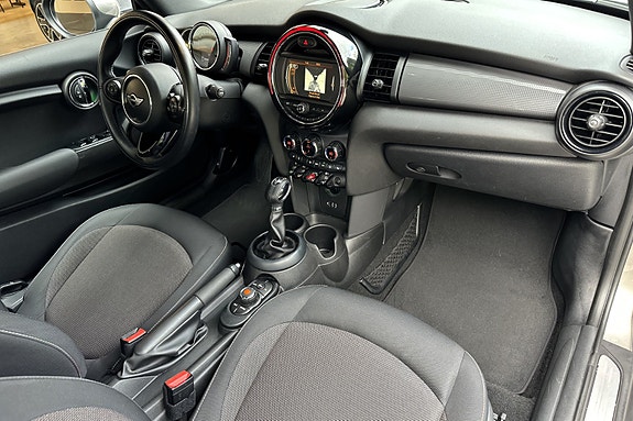 MINI Cooper 15 of 30