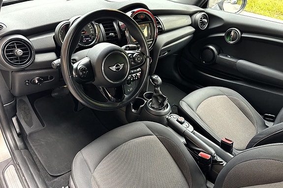 MINI Cooper 9 of 30