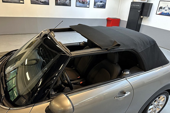 MINI Cooper 27 of 30