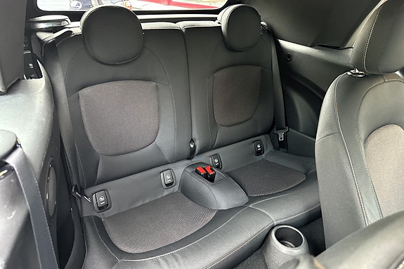 MINI Cooper 13 of 30