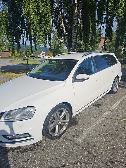 Volkswagen Passat 2 of 5
