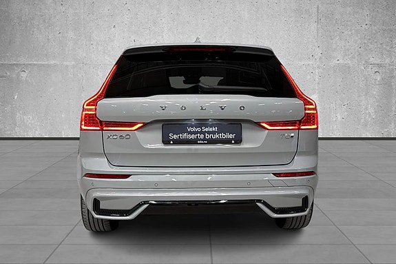 Volvo XC60 3 of 5