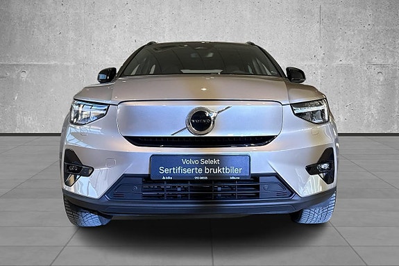 Volvo XC40 4 of 5