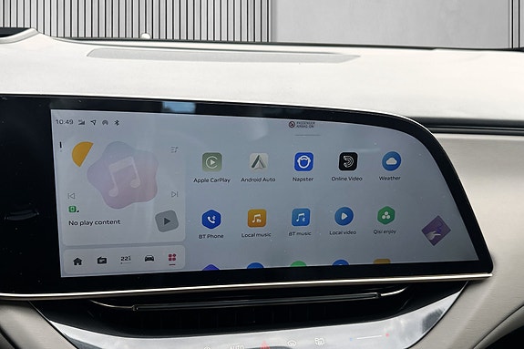 Enkel tilkobling til Apple CarPlay og Android Auto