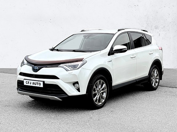Toyota RAV4 4 of 5