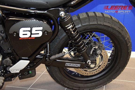 BSA Scrambler 650 Raven Black 9 of 19