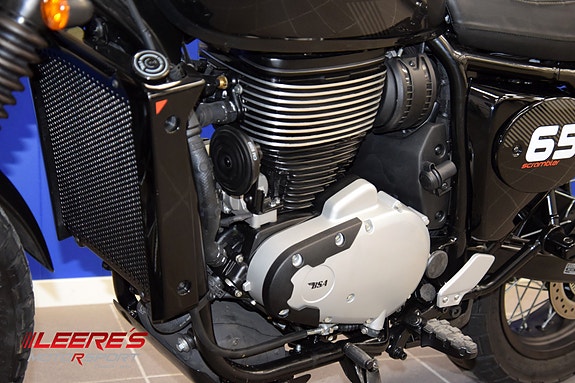 BSA Scrambler 650 Raven Black 7 of 19
