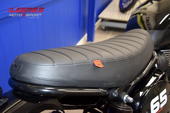 BSA Scrambler 650 Raven Black 18 of 19