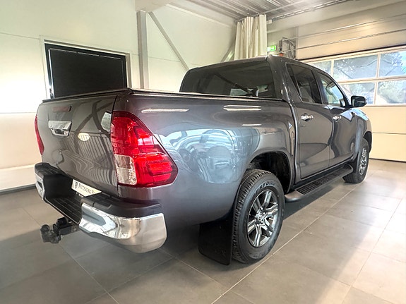 Toyota HiLux 7 of 15