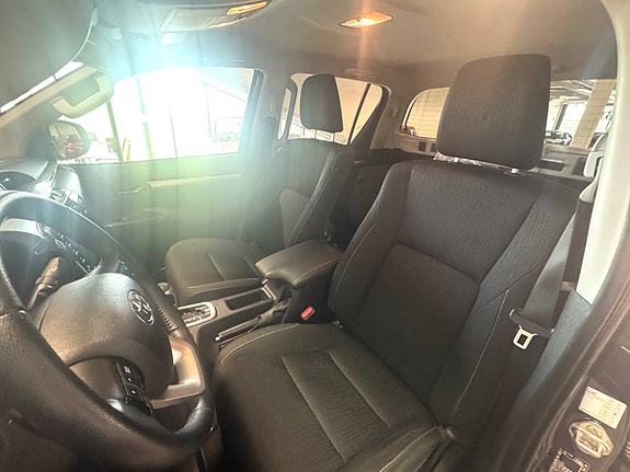Toyota HiLux 11 of 15