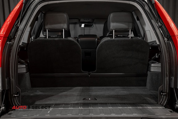 Volvo XC90 10 of 30