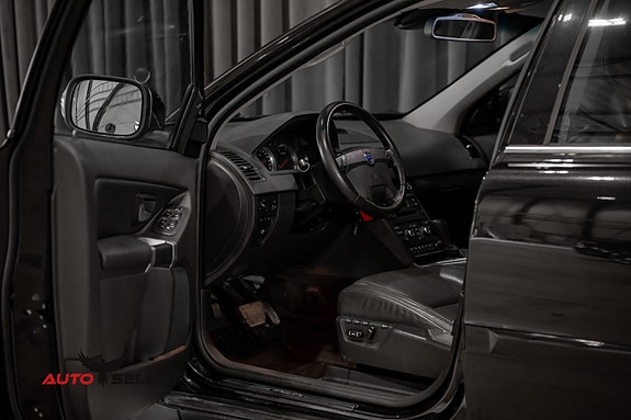Volvo XC90 24 of 30