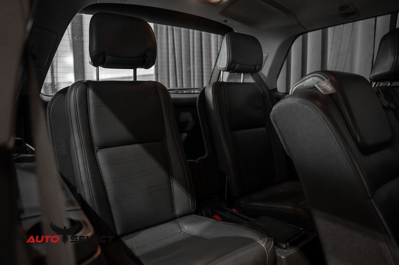 Volvo XC90 17 of 30