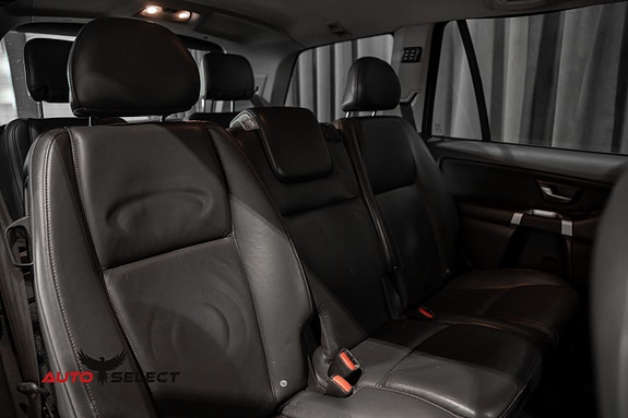 Volvo XC90 16 of 30