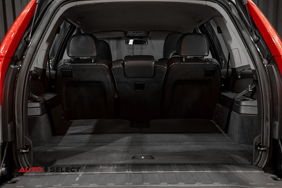 Volvo XC90 11 of 30