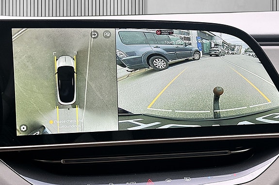 360 kamera gir deg god oversikt rundt hele bilen