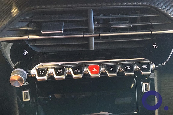 Peugeot e-2008 20 of 28