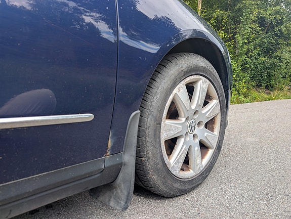 Volkswagen Passat 3 of 5