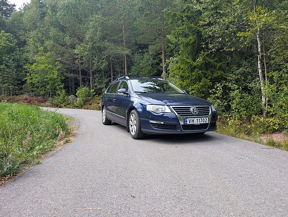 Volkswagen Passat 2 of 5