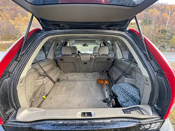 Volvo XC90 8 of 9