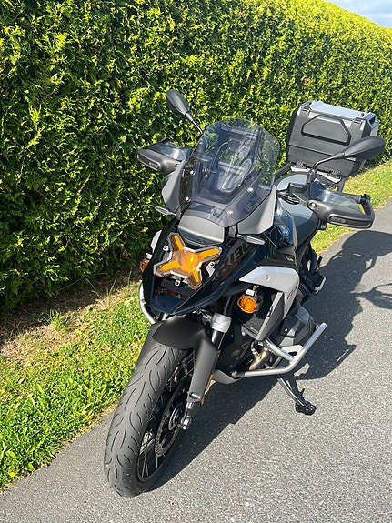 BMW R 1300 GS 2 of 10