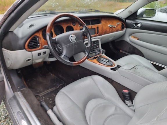 Jaguar XK 9 of 11