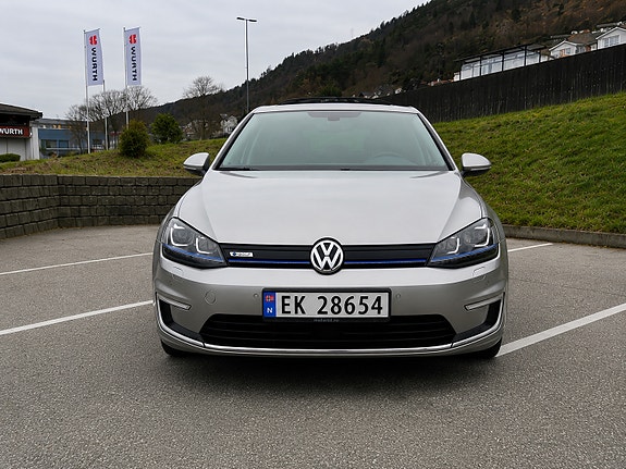 Volkswagen e-Golf VII 2 of 5