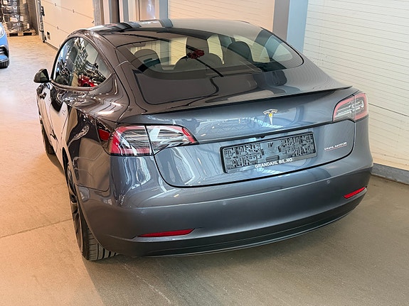 Tesla Model 3 5 of 5