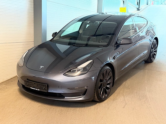 Tesla Model 3 2 of 5