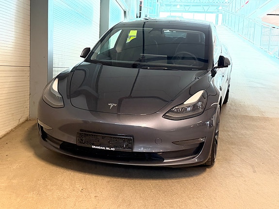 Tesla Model 3 4 of 5