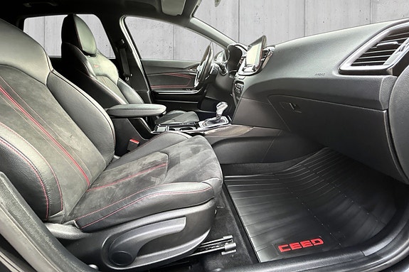 Kia ProCeed 13 of 22